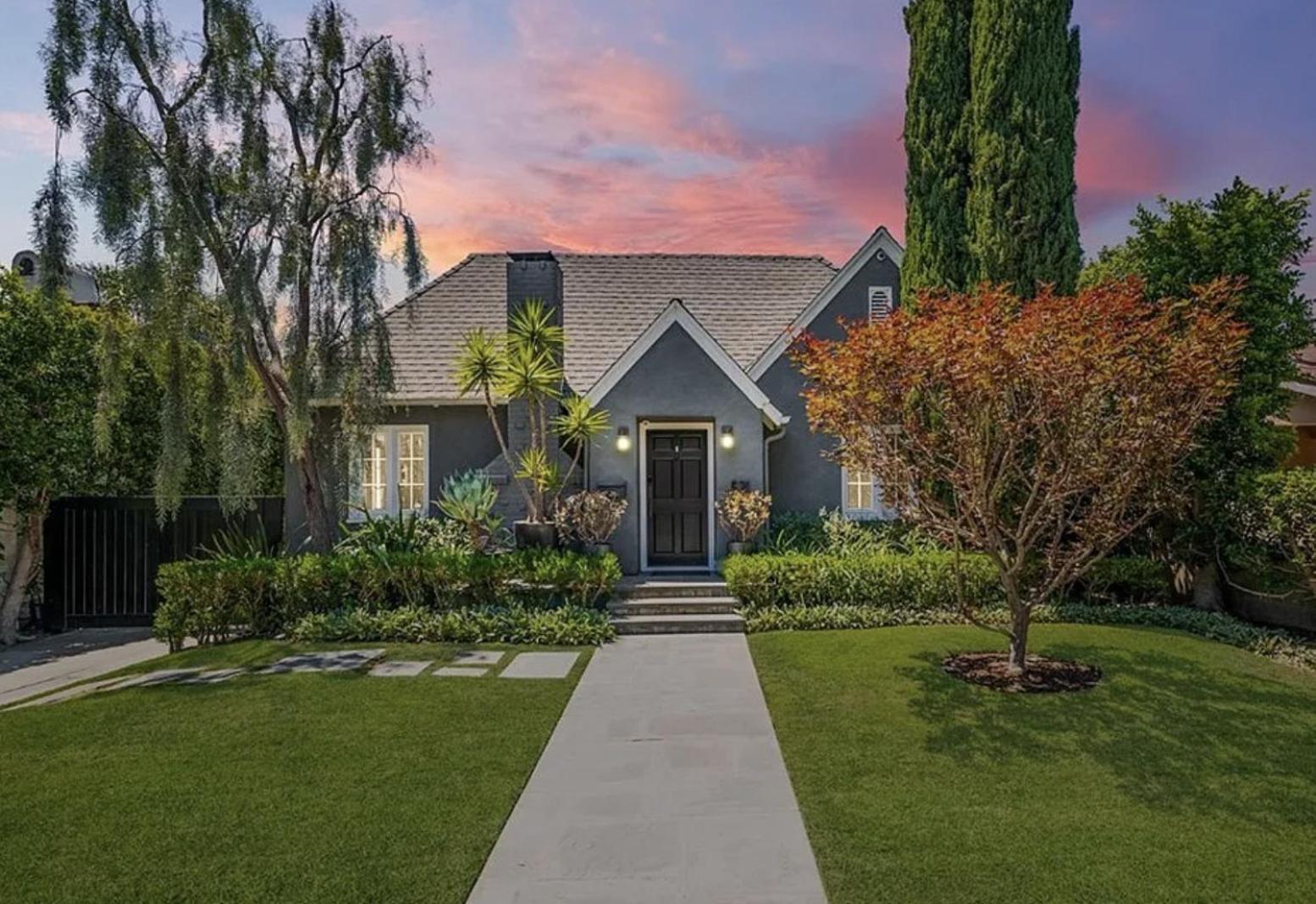 Guest house Spanish In West Hollywood