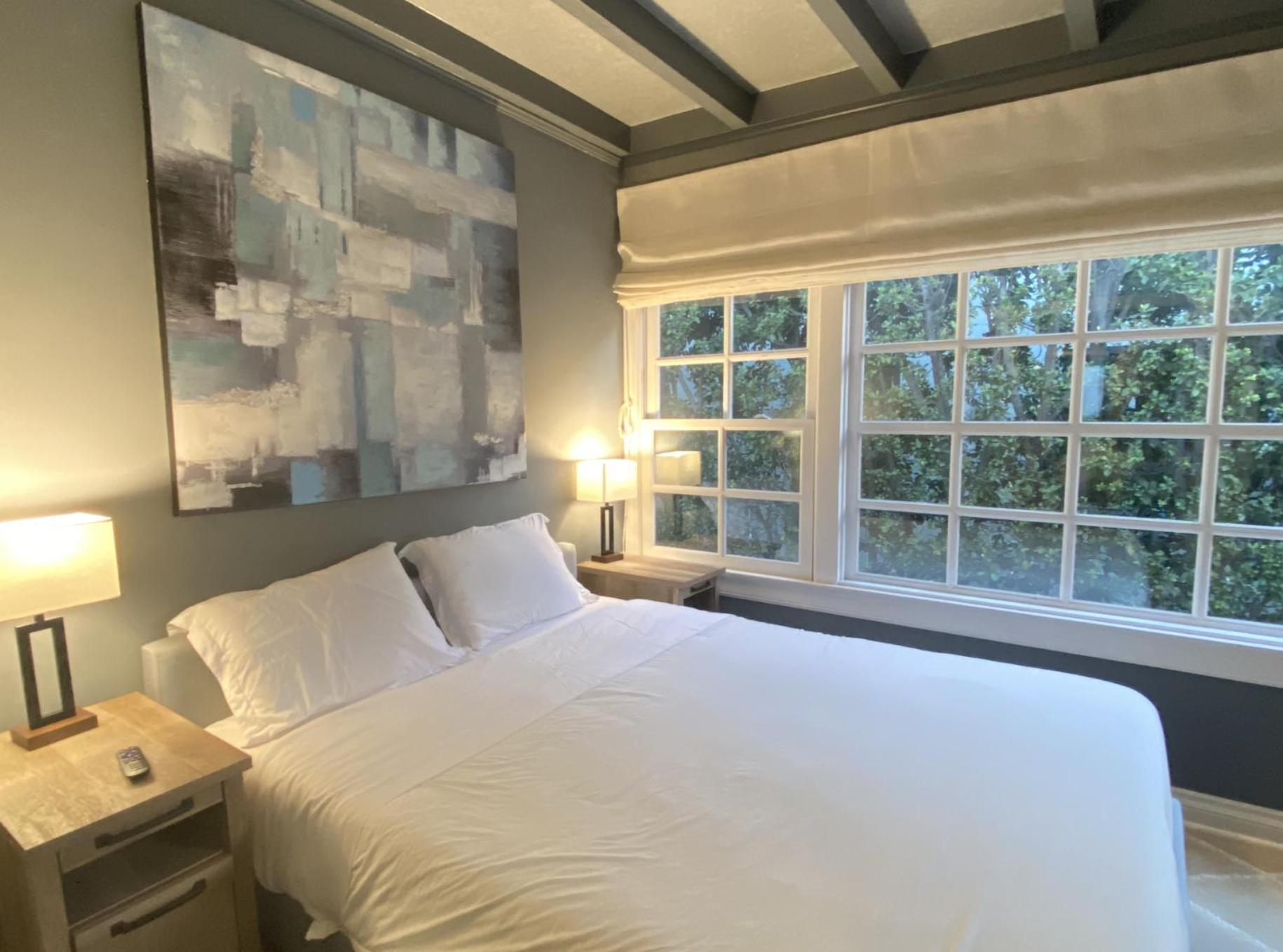 Guest house Spanish In West Hollywood *